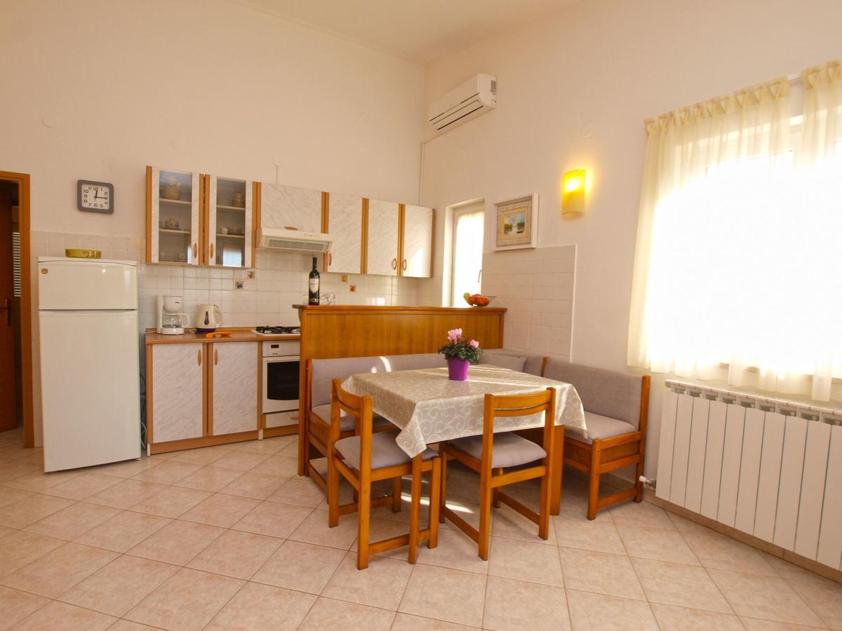 Apartments Iva 1534 Pula Extérieur photo