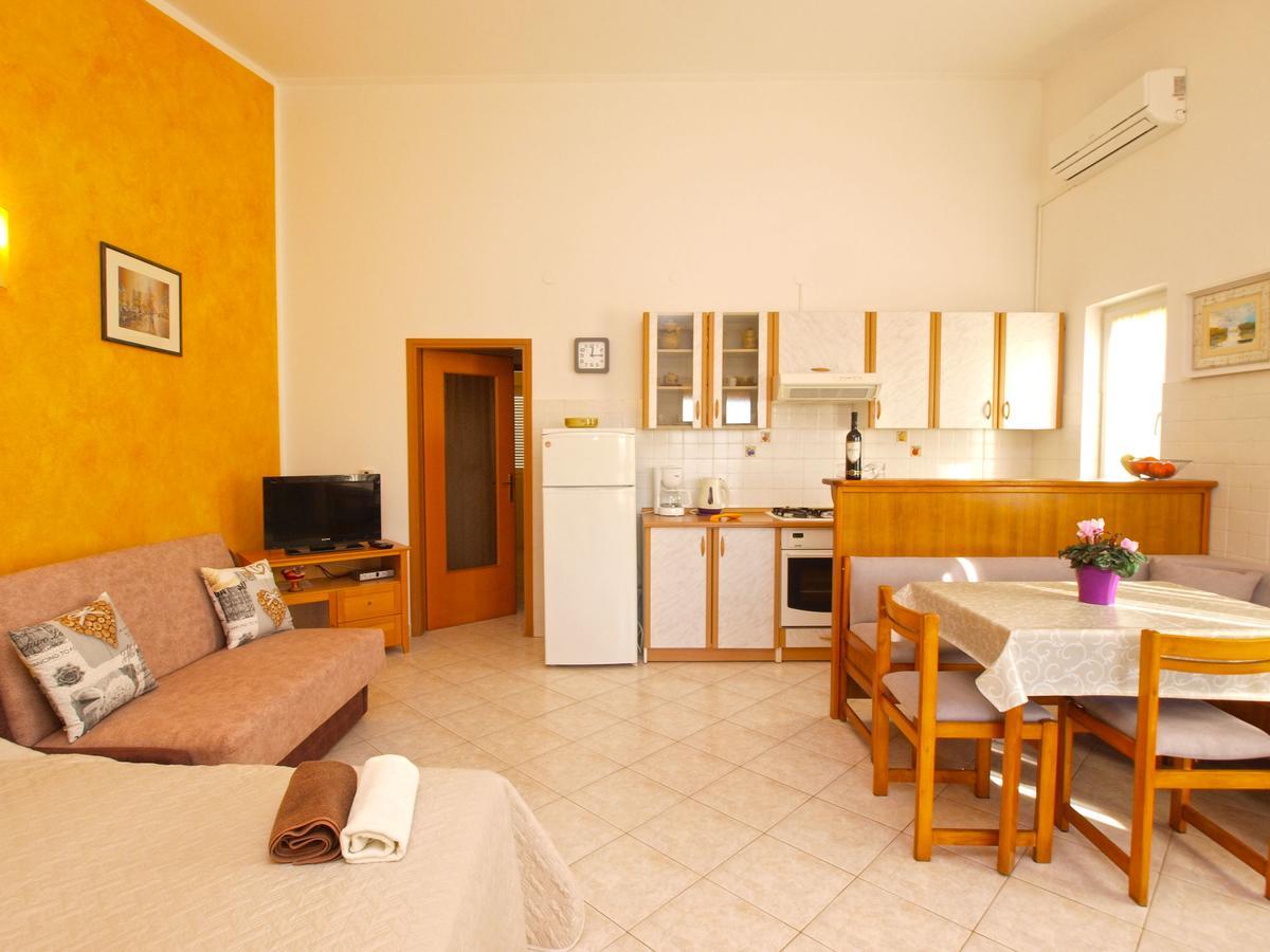Apartments Iva 1534 Pula Extérieur photo