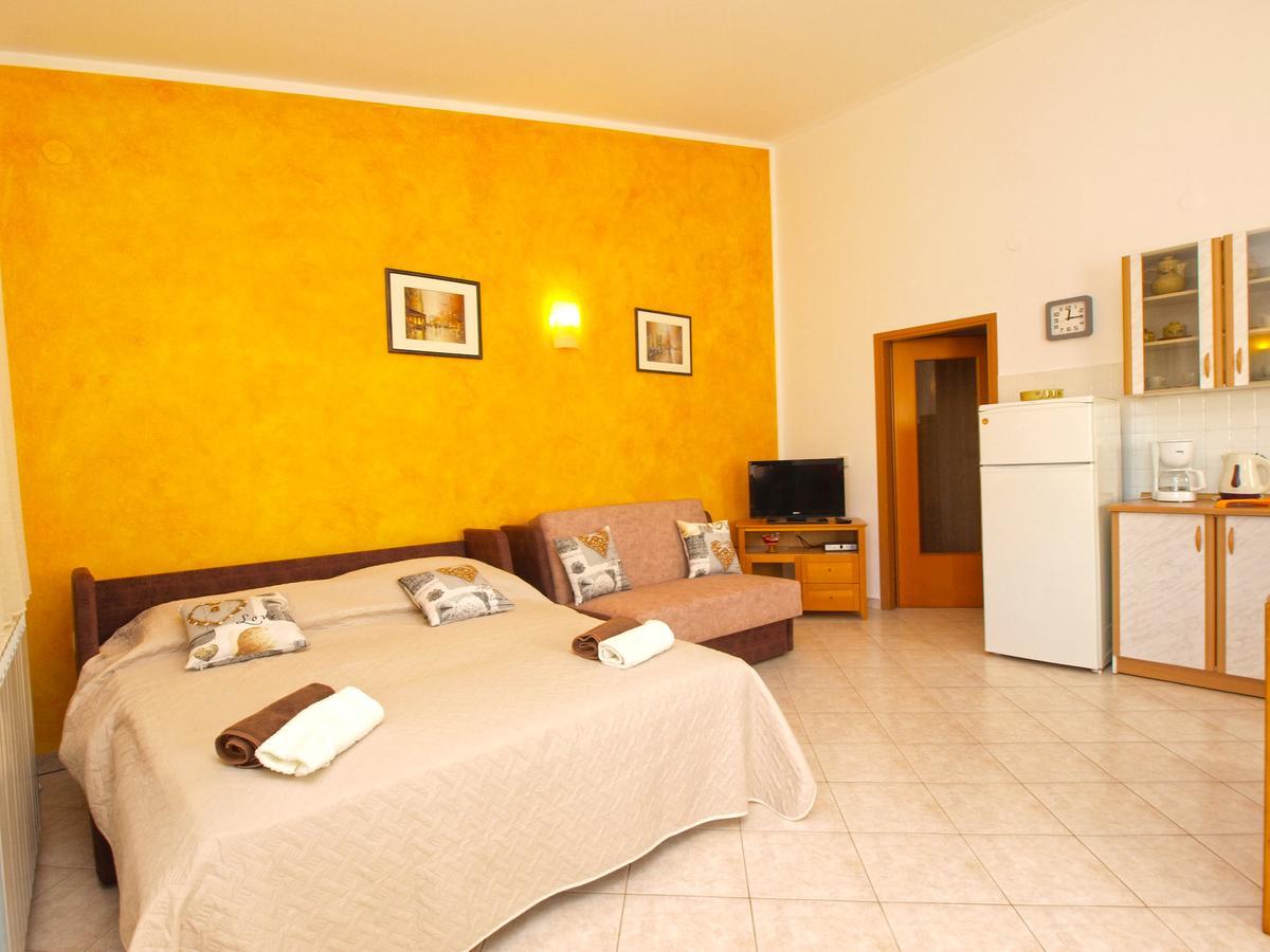 Apartments Iva 1534 Pula Extérieur photo