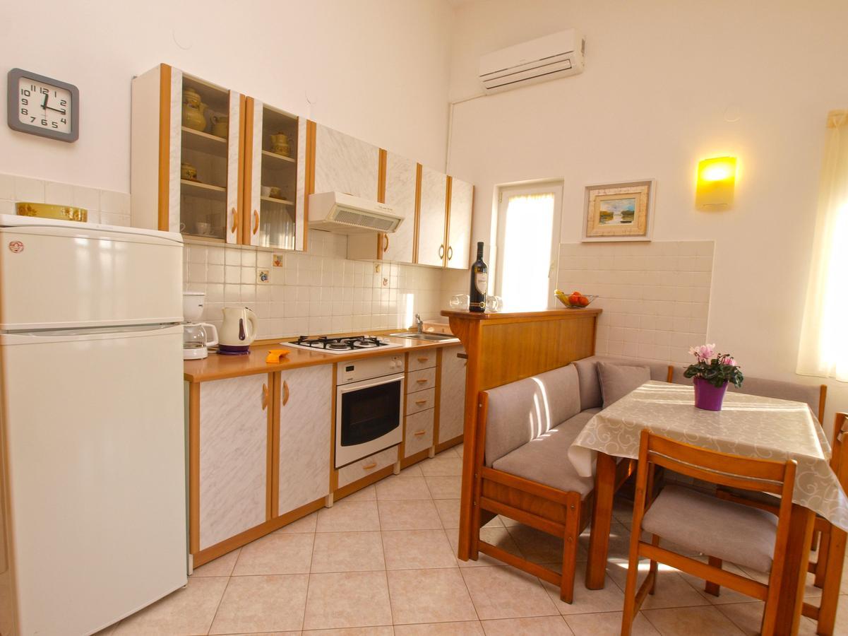 Apartments Iva 1534 Pula Extérieur photo